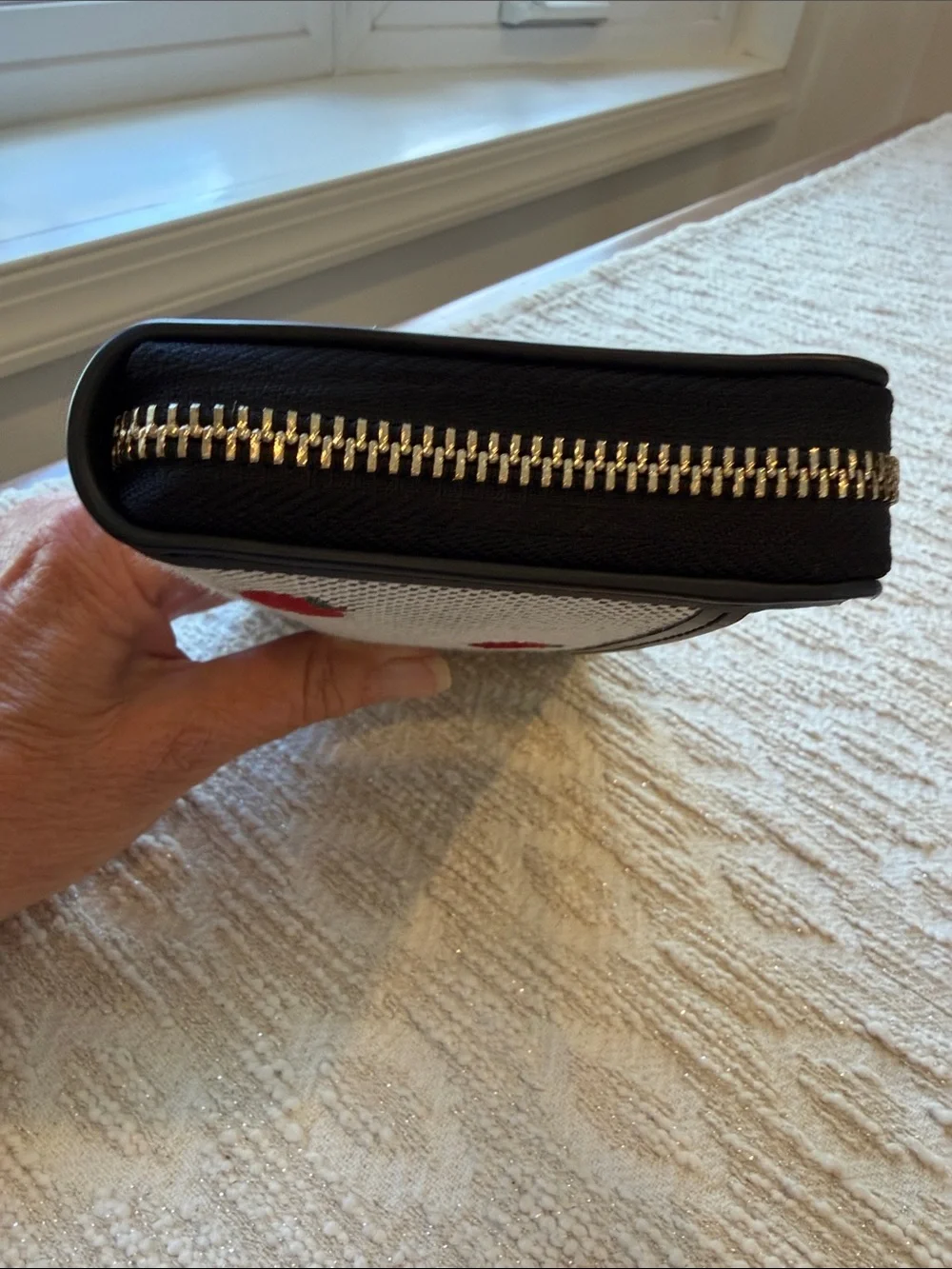 Kate Spade NY Ella Red Apple Toss Embroidered Black/Teed tone  Zip-Around Wallet